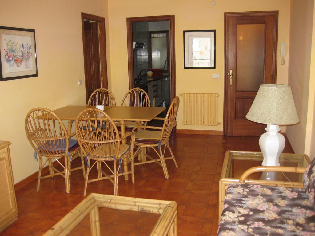 Apartamentos Granxola サンシェンショ 部屋 写真
